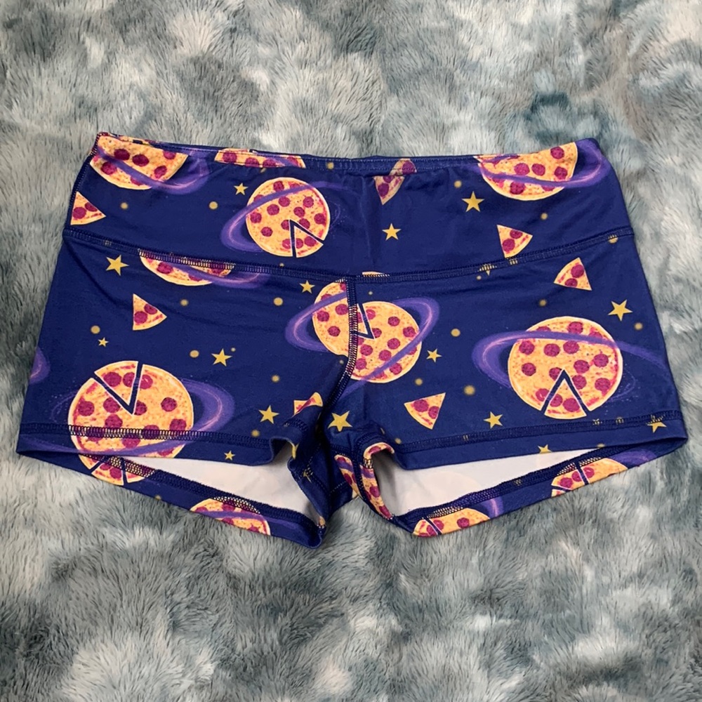 Fleo Women's Athletic Shorts - Pizza Print on Blue